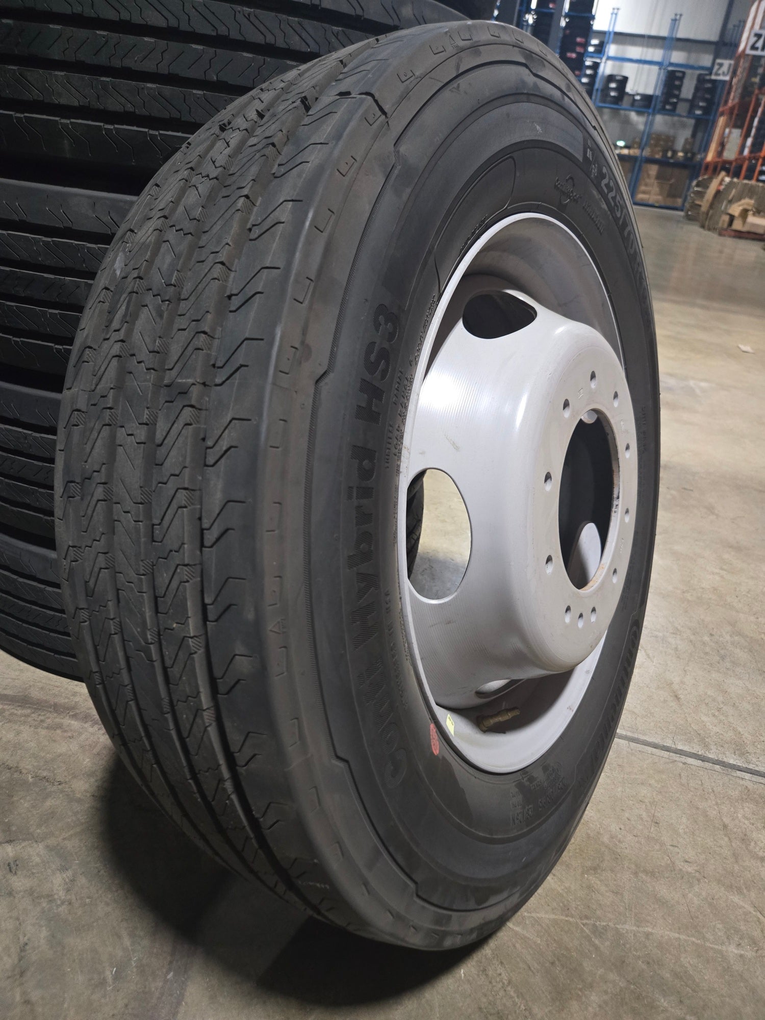 CONTINENTAL HS3 ASSEMBLY | 225/70R19.5 | G |